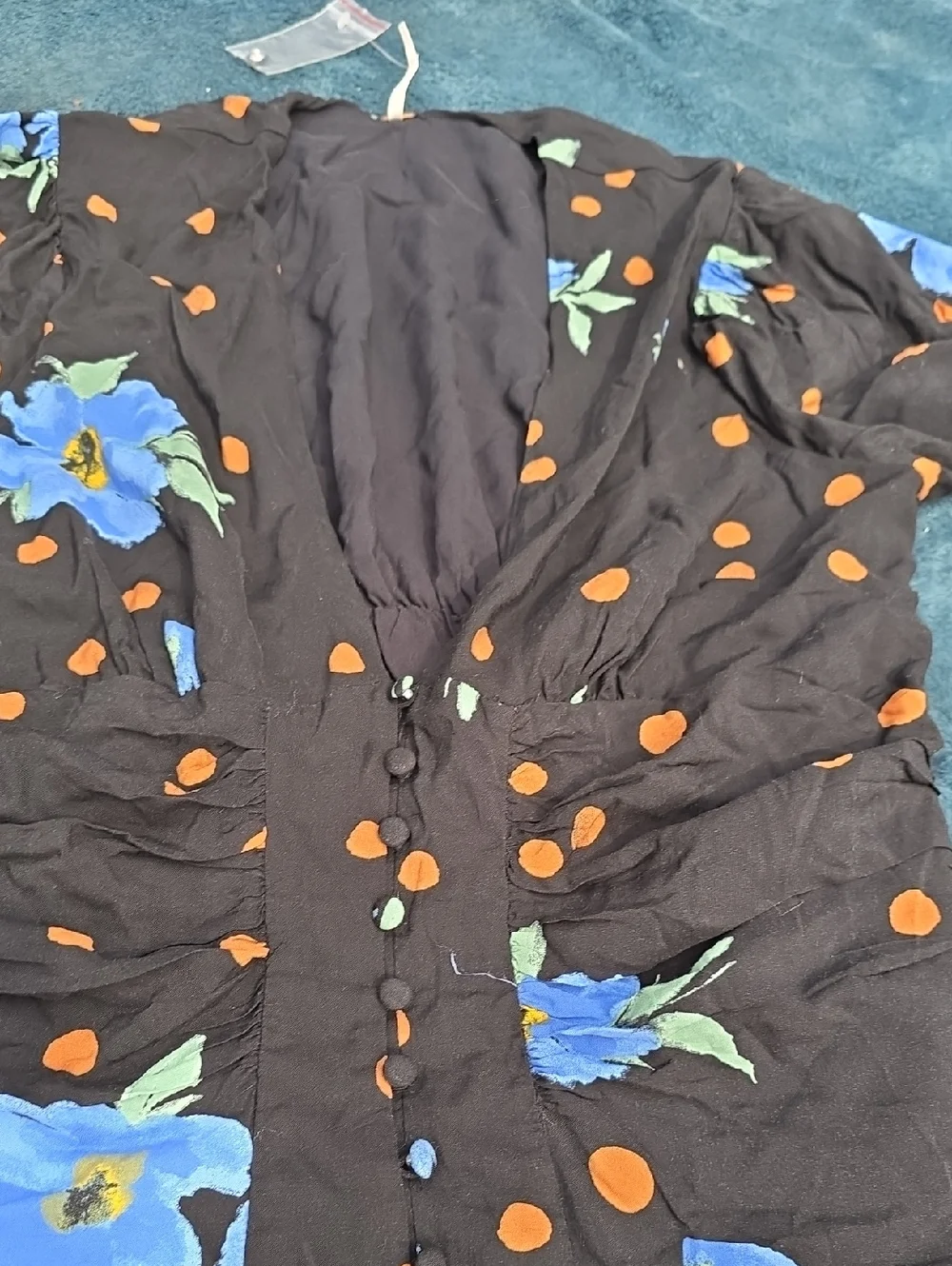 Free PeopBrown Floral Button-Front Dress with Blue Flowers and Orange Polka Dots - Picture 3 of 4